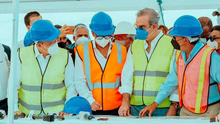 Presidente Luis Abinader y Director Ejecutivo de Autoridad Portuaria Jean Luis Rodríguez se comprometen a desarrollar el potencial del Puerto de Manzanillo – Cloned