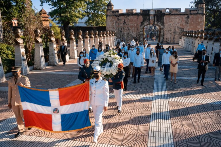 A 50 años de su fundación, Autoridad Portuaria asegura estar más cerca de convertir a RD en un HUB logístico regional.