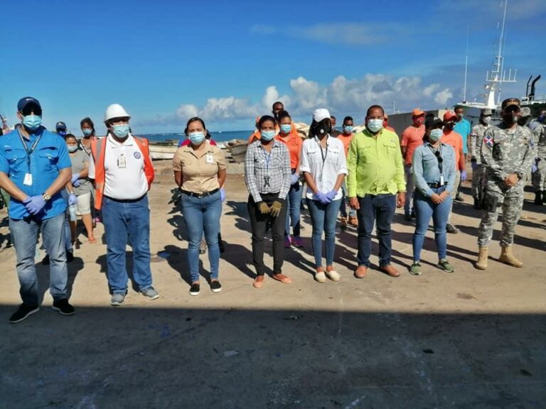 APORDOM realiza amplio operativo de limpieza y saneamiento en muelle viejo del Puerto de Puerto Plata