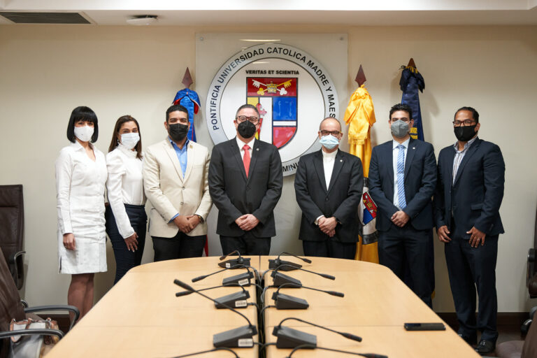 Autoridad Portuaria y PUCMM firma acuerdo de cooperación.