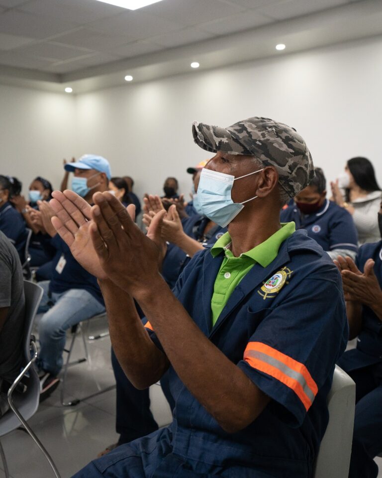 Jean Luis Rodríguez anuncia aumento salarial para departamento de mayordomía de Autoridad Portuaria.