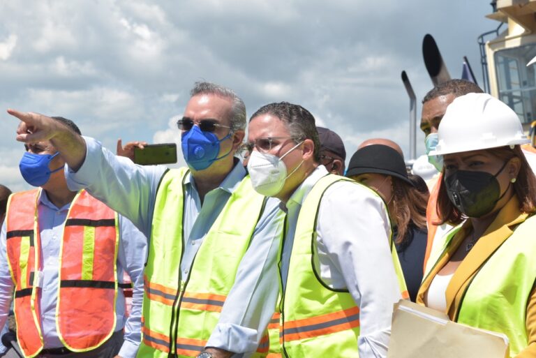 Director Autoridad Portuaria valoró como positiva aprobación del BID para financiamiento del puerto de Bahía de Manzanillo.