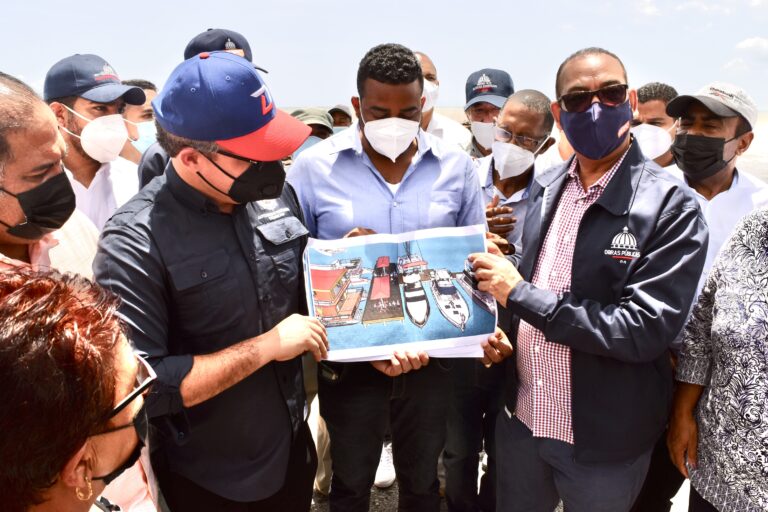 Director de Autoridad Portuaria y Ministro de Obras Públicas realizan descenso en colapsado muelle de  Sabana de la Mar en Hato Mayor, anuncian inversión de RD$30 Millones de pesos
