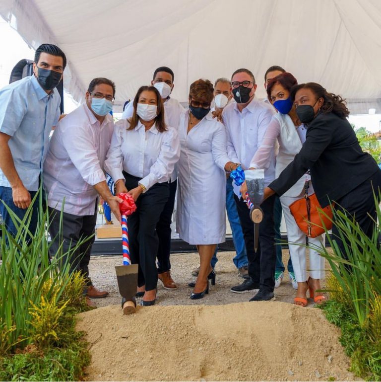 Autoridad Portuaria da primer picazo para muelle de pescadores en Boca Chica; proyecto será motor para dinamizar sector pesquero y  reactivara economía local.