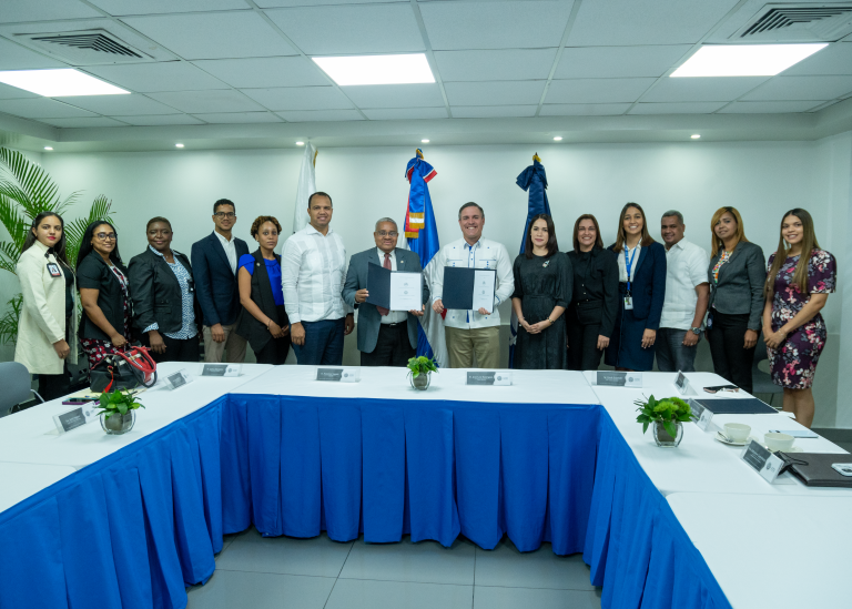 ITSC Y Autoridad Portuaria firman acuerdo de colaboración para pasantías y formación académica.