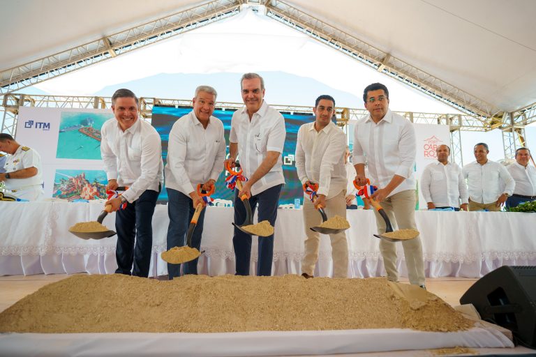 Con una inversión de US$ 98 millones, Presidente Luis Abinader da primer palazo para construcción de terminal de cruceros en Cabo Rojo Pedernales.