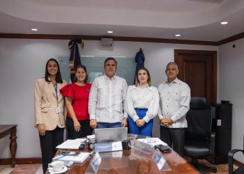 Apordom y Universidad Marítima de Panamá acuerdan programas de formación académica