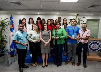 APORDOM entrega premios a colaboradores destacados