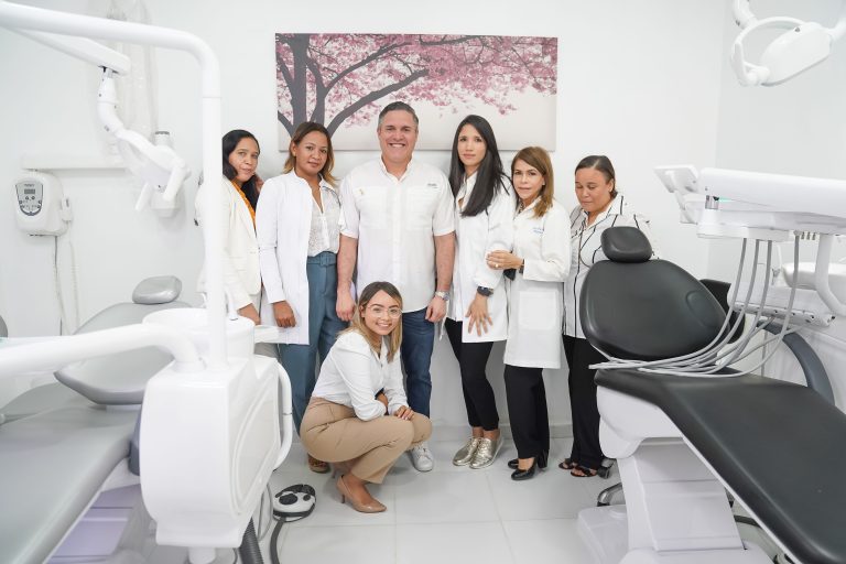 APORDOM da reapertura a Unidad de Odontología