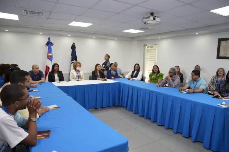 Autoridad Portuaria realiza conversatorio sobre Lenguaje del Amor en la Pareja