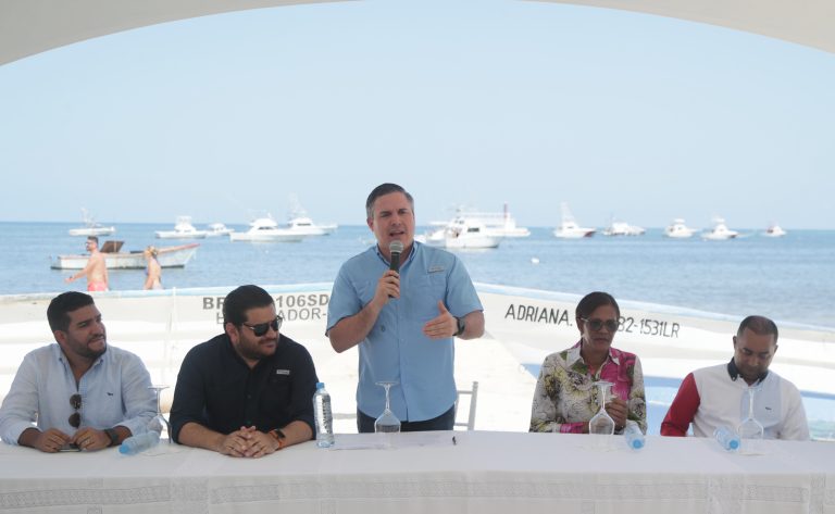 Director de Autoridad Portuaria da primer palazo para construcción de muelle pesquero en Cabeza de Toro, Punta Cana