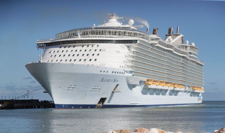 Taíno Bay recibe ¨Allure of the Seas¨, uno de los barcos más grande del mundo; visita deja importante aporte económico en Puerto Plata