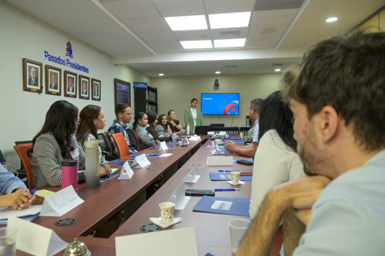 Inician programa de capacitación logística y portuaria para colaboradores del sector