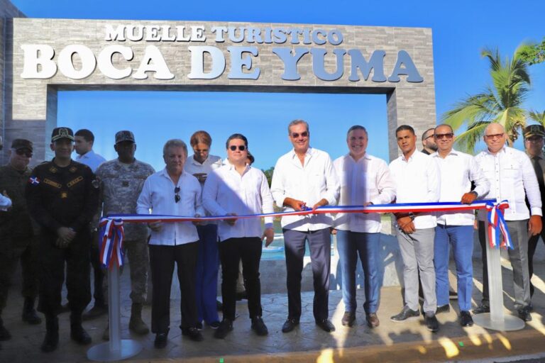 <strong>Presidente Luis Abinader y Jean Luis Rodríguez inauguran nuevo muelle turístico y de pescadores en Boca de Yuma, Higüey</strong>