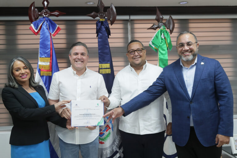 <strong>Autoridad Portuaria Dominicana recibe reconocimiento del INAP</strong>