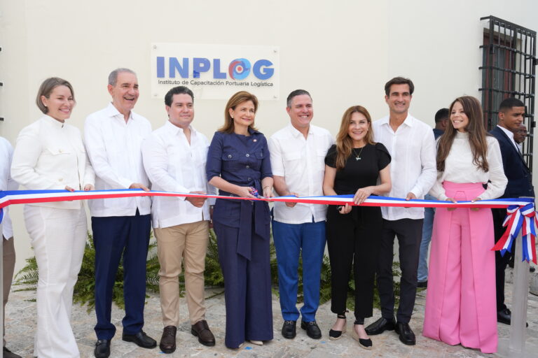 Director ejecutivo de APORDOM inaugura Instituto Nacional de Capacitación Portuaria y Logística