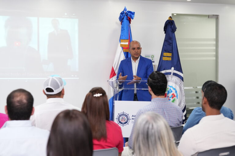 Capacitan servidores de APORDOM sobre ciberseguridad