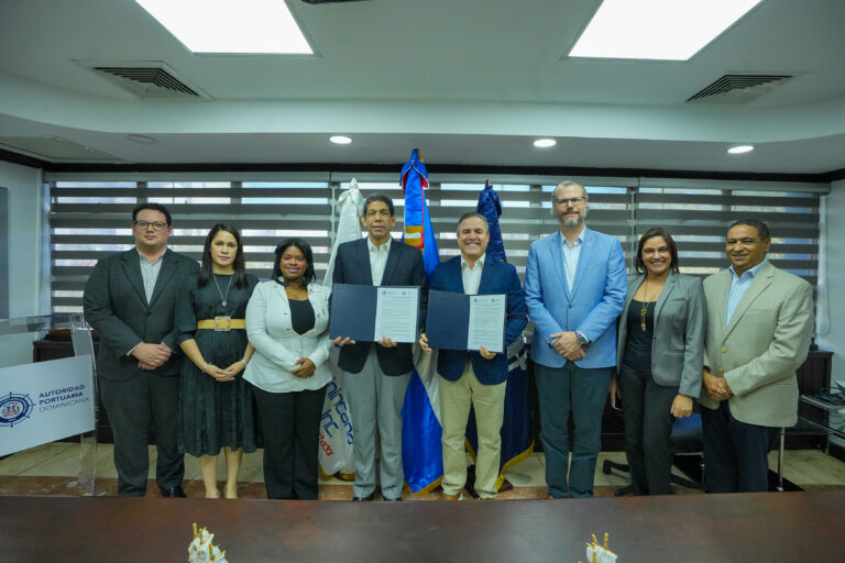 APORDOM y ADOEXPO firman renovación de acuerdo para proveer al sector exportador un servicio portuario eficiente