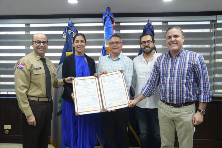 APORDOM y CESEP certifican puerto de Cabo Rojo