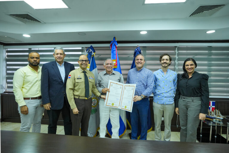 APORDOM y CESEP recertifican y certifican instalaciones portuarias