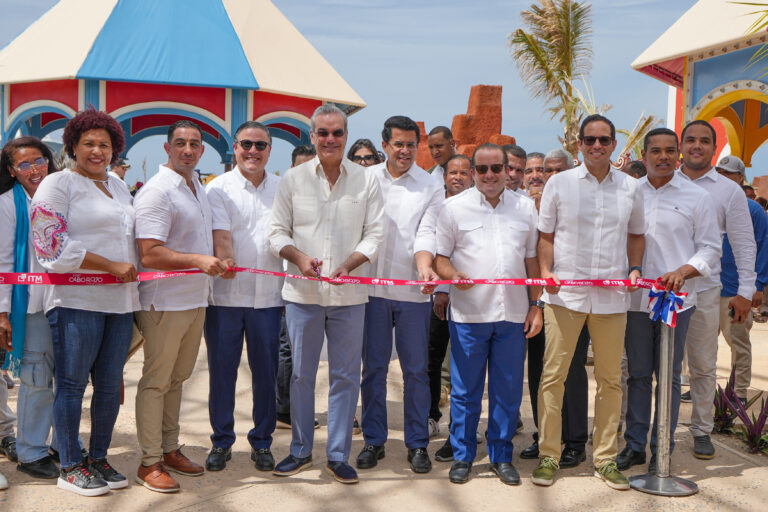Presidente Abinader inaugura segunda fase de Cabo Rojo y recibe tercer crucero