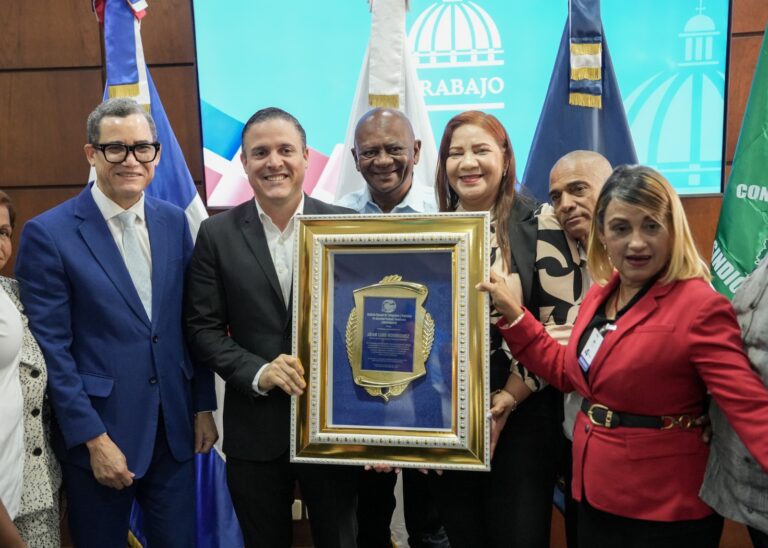 Sindicatos portuarios reconocen gestión de Jean Luis Rodríguez por histórico pacto colectivo tras 20 años de espera