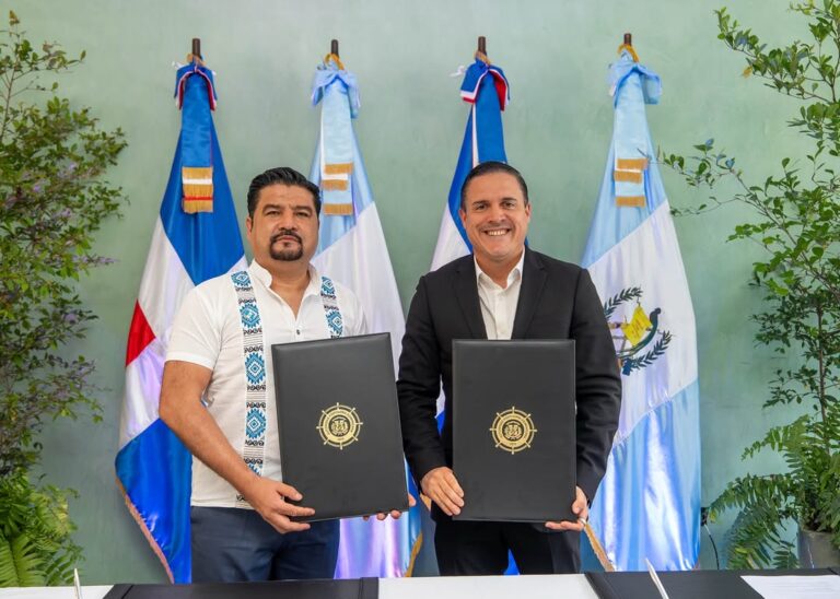 APORDOM y Comisión Portuaria de Guatemala firman acuerdo para fortalecer la cooperación portuaria