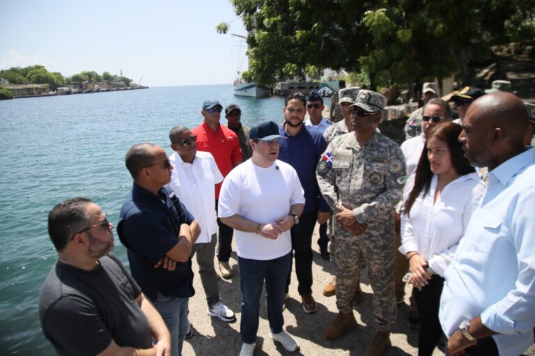 Alejandro Campos supervisa el Puerto de La Romana y anuncia inicio de su remodelación para reforzar la seguridad nacional