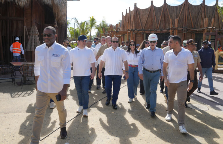 Alejandro Campos afirma Port Samaná estará lista para recibir su primer crucero en noviembre y proyecta un millón de visitantes en 2030